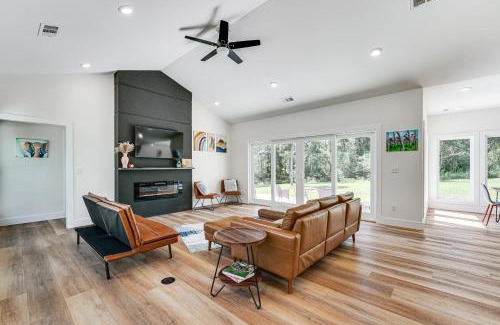 Harrison House | Gorgeous Harrison Getaway with Patio and Kayak!