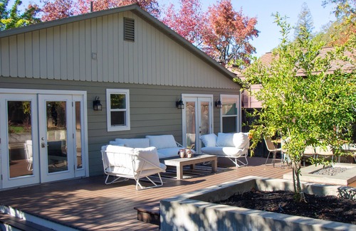 Healdsburg House | Gorgeous Healdsburg house in town. Great location, fire pit, yard, huge kitchen!