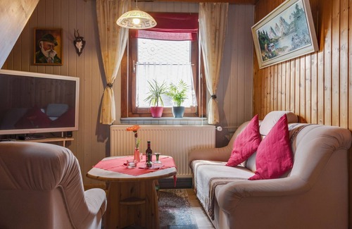 Sieber House | Gorgeous Holiday Home with Balcony, Garden Furniture, Grill