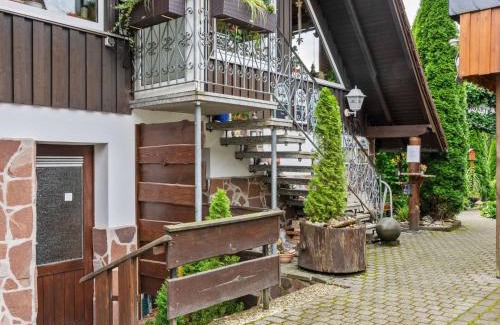 Sieber House | Gorgeous Holiday Home with Balcony Garden Furniture Grill