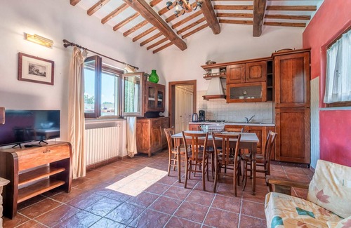 Antria House | Gorgeous home in Arezzo with kitchen