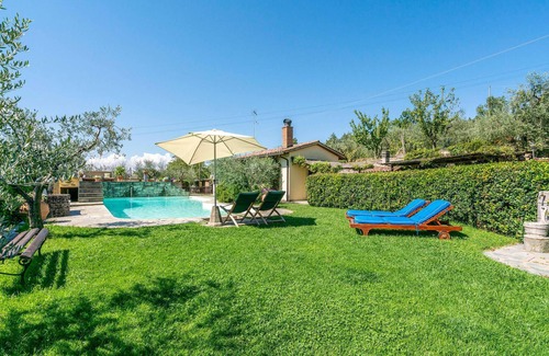 Antria House | Gorgeous home in Arezzo with kitchen