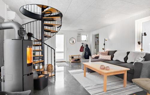 Næs House | Gorgeous Home In Assens With Kitchen