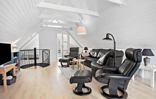 Næs House | Gorgeous Home In Assens With Kitchen