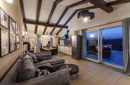 Benkovac House | Gorgeous home in Benkovac