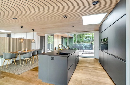 Bryrup House | Gorgeous home in Bryrup with kitchen