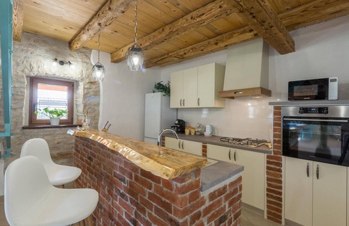 Buje House | Gorgeous home in Buje