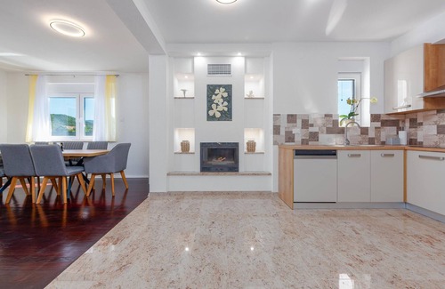 Gospic House | Gorgeous home in Debelo Brdo with sauna