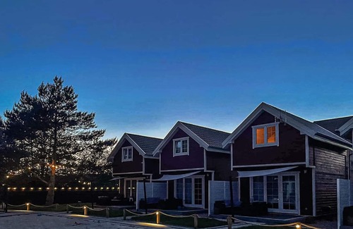 Debki House | Gorgeous home in Debki with WiFi