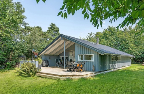 Dronningmolle House | Gorgeous home in Dronningmølle