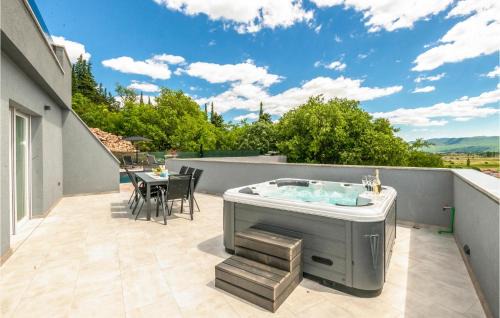 Makarska Old Town House | Gorgeous Home In Donji Vinjani