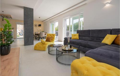 Makarska Old Town House | Gorgeous Home In Donji Vinjani