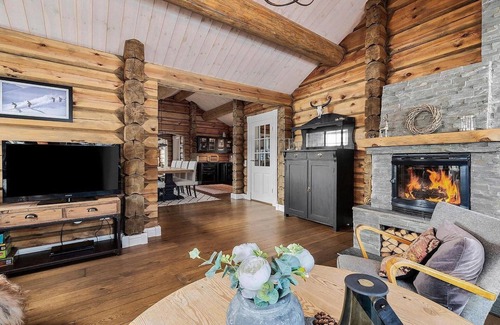 Tørdal House | Gorgeous home in Drangedal