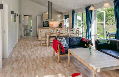 Femmøller House | Gorgeous home in Ebeltoft with kitchen