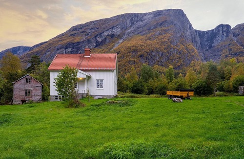 Nesset House | Gorgeous home in Eikesdal