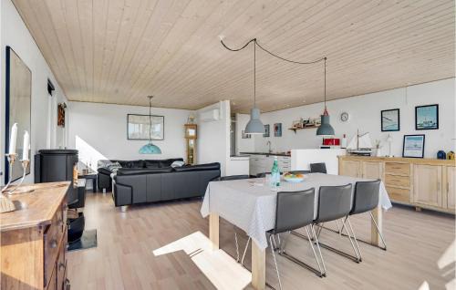 Bøjden House | Gorgeous Home In Faaborg With Kitchen