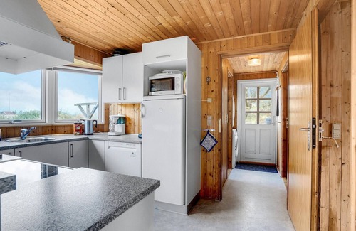 Lild Strand House | Gorgeous home in Frøstrup with sauna