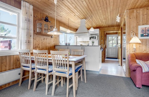 Lild Strand House | Gorgeous home in Frøstrup with sauna