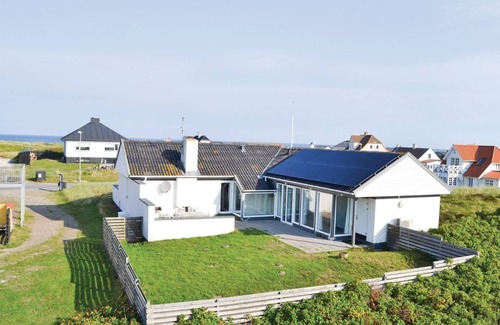 Lild Strand House | Gorgeous home in Frøstrup with WiFi