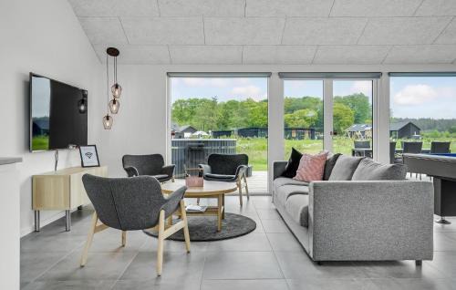 Fjellerup Strand House | Gorgeous Home In Glesborg With Kitchen