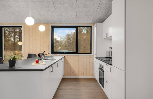 Grenaa House | Gorgeous home in Grenaa with sauna