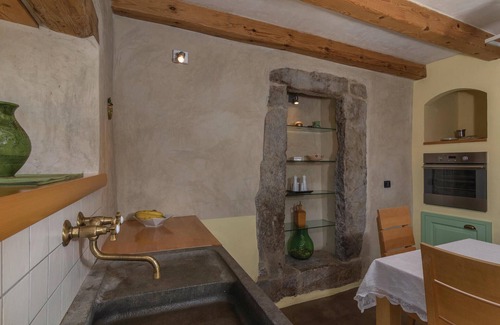 Groznjan House | Gorgeous home in Groznjan with sauna