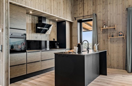 Nørre Hurup House | Gorgeous home in Hadsund with kitchen