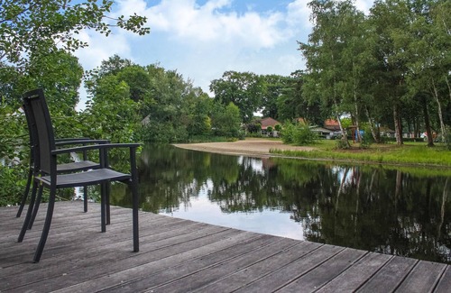Heel House | Gorgeous home in HEEL with WiFi