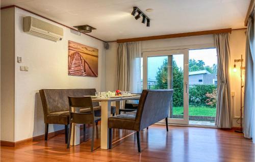 Heinkenszand House | Gorgeous Home In Heinkenszand With Wifi