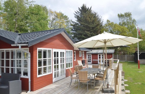 Hojslev House | Gorgeous home in Højslev with kitchen