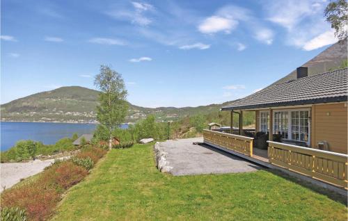 Hundeidvik House | Gorgeous Home In Hundeidvik
