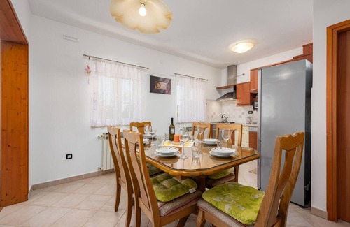 Topid House | Gorgeous home in Labin with WiFi