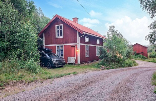 Likenas House | Gorgeous home in Likenäs with sauna