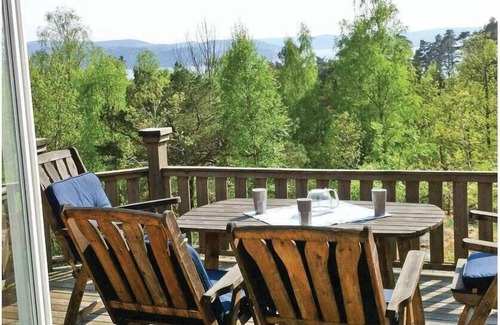 Ljungskile House | Gorgeous home in Ljungskile with WiFi