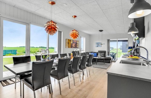 Hjarbæk House | Gorgeous home in Løgstrup with kitchen