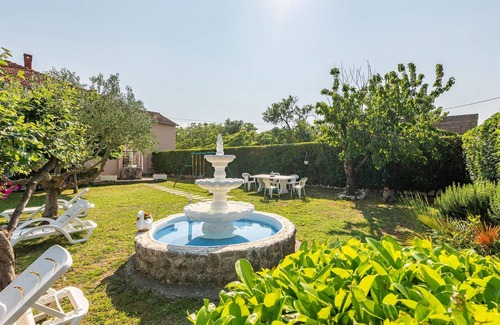 Lovinac House | Gorgeous home in Lovinac with WiFi