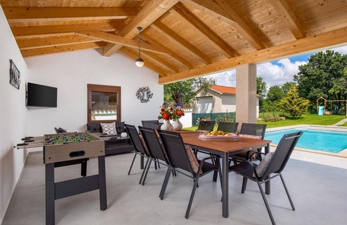 Mali Vareski House | Gorgeous home in Mali Vares