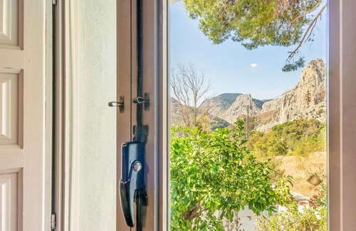 El Chorro House | Gorgeous home in Malaga with WiFi