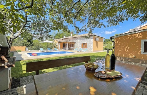 Sumber House | Gorgeous home in Nedescina