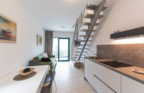 Okrug Gornji House | Gorgeous home in Okrug Gornji with WiFi