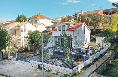 Okrug Gornji House | Gorgeous home in Okrug Gornji with WiFi