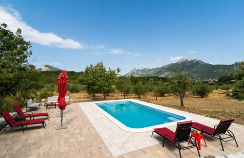 Kucice House | Gorgeous home in Omis with private swimming pool, can be inside or outside
