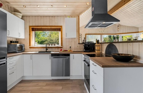 Ørsted House | Gorgeous home in ørsted with kitchen