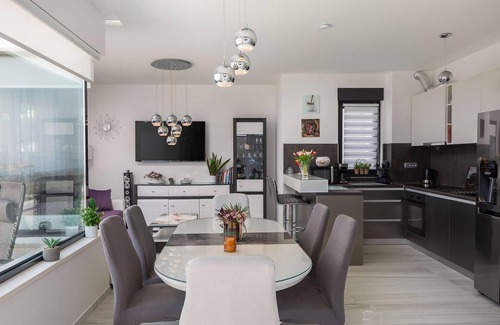 Podstrana House | Gorgeous home in Podstrana with WiFi