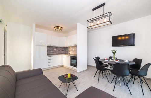 Poljica House | Gorgeous home in Poljica with kitchen