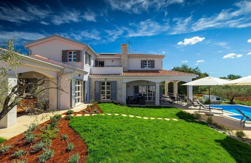 Kastelir-Labinci House | Gorgeous home in Porec