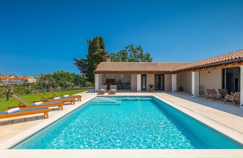 Valdebek House | Gorgeous home in Pula