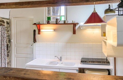 Quettehou House | Gorgeous home in Quettehou with WiFi