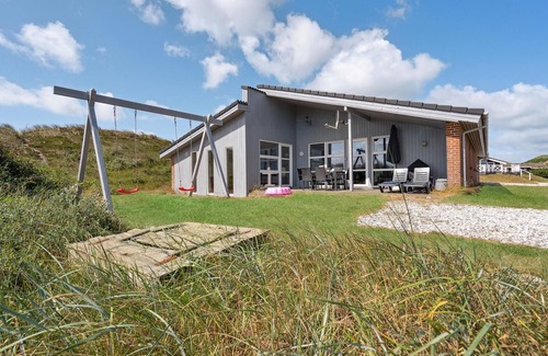 Houvig Strand House | Gorgeous home in Ringkøbing with sauna