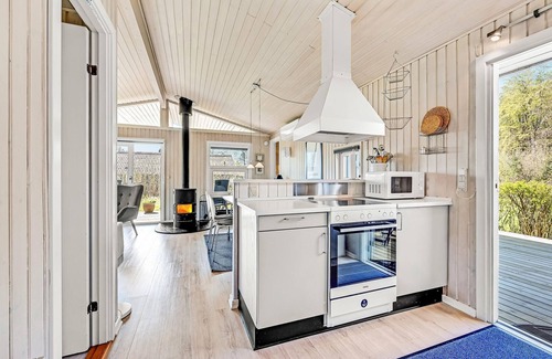 Spodsbjerg House | Gorgeous home in Rudkøbing with WiFi